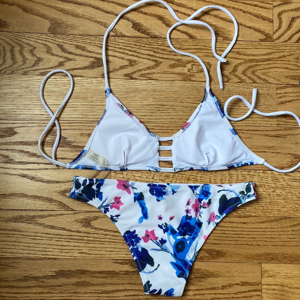 Floral Bikini set - Picture 2 of 4